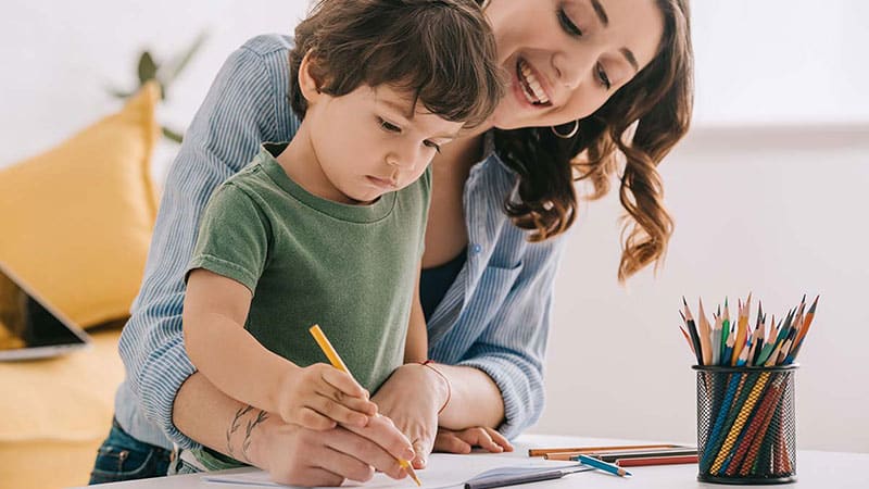 Devenir ATSEM avec un CAP Petite Enfance : Les conseils du centre AZAP de Lyon