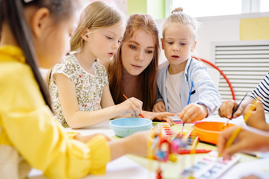 assistante enfants lecture