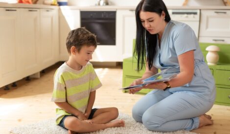 devenir auxiliaire de puériculture